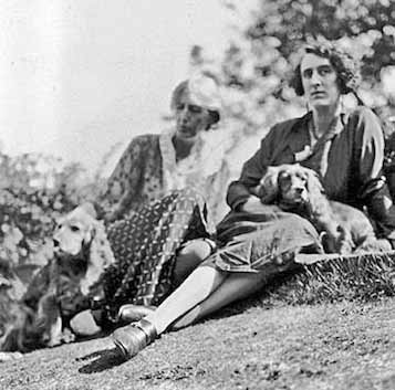 Virginia Woolf and Pinka_ Vita Sackville-West & Pippen1933