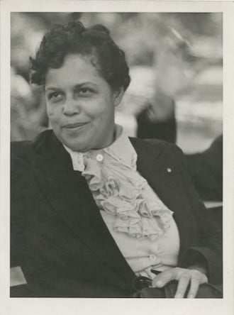 Gwendolyn B Bennett