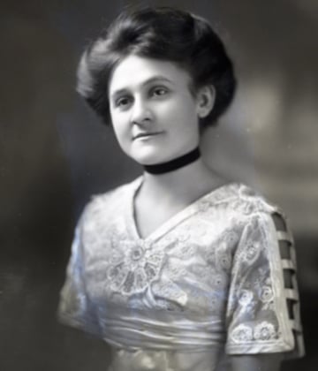 Ina Eloise Young, trailblazing sports editor