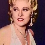 Mae West 1932